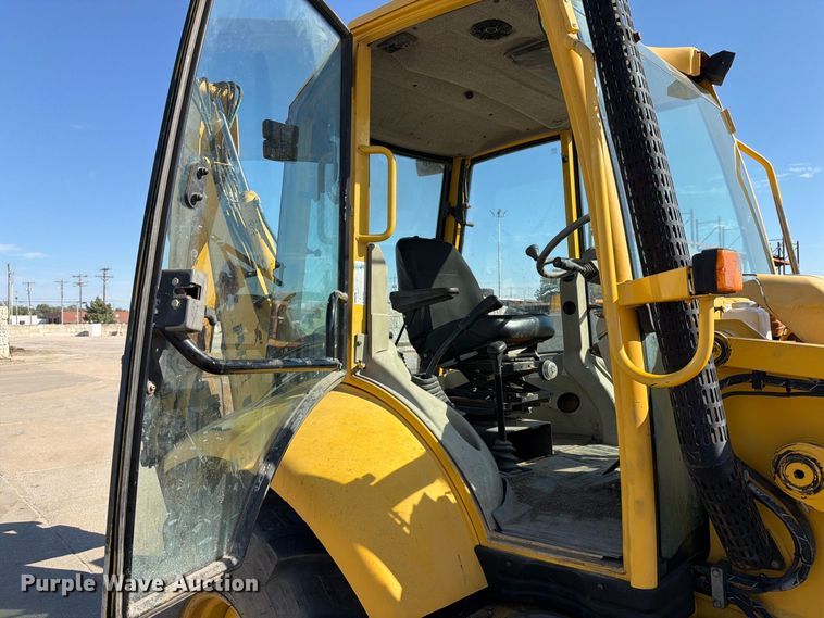 image for item EP7930 2001 Komatsu WB140-2T backhoe