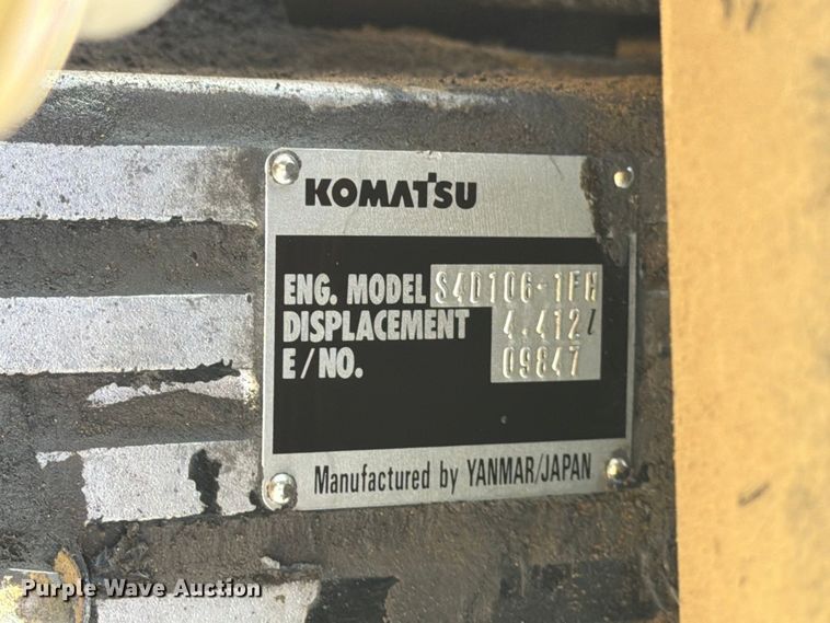 image for item EP7930 2001 Komatsu WB140-2T backhoe