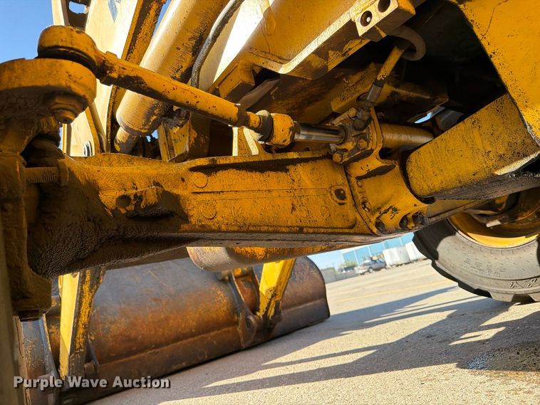 image for item EP7930 2001 Komatsu WB140-2T backhoe