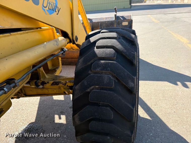 image for item EP7930 2001 Komatsu WB140-2T backhoe