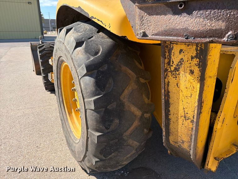 image for item EP7930 2001 Komatsu WB140-2T backhoe