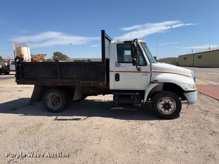 image for item EP7932 2003 International 4200 dump truck