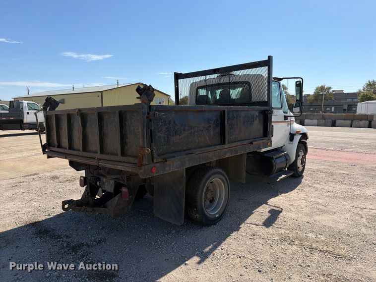 image for item EP7932 2003 International 4200 dump truck