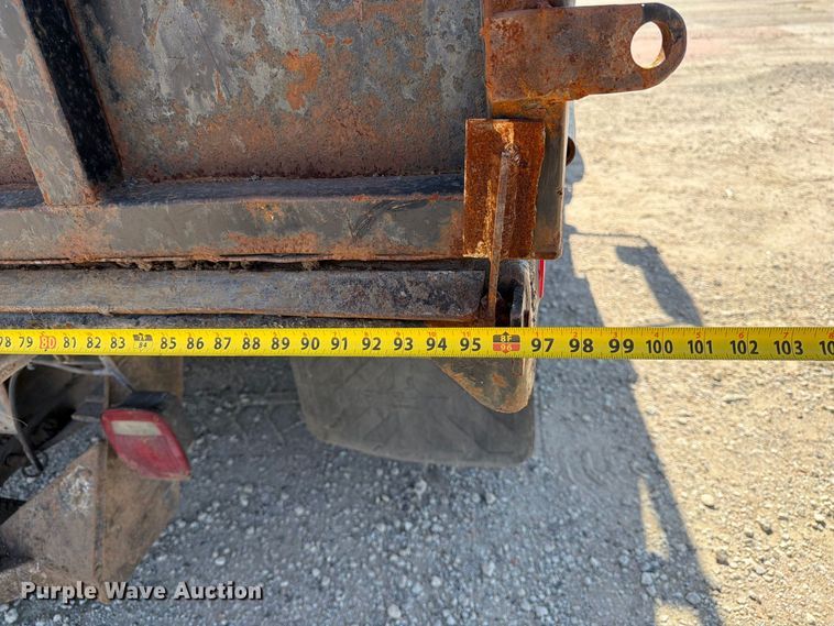 image for item EP7932 2003 International 4200 dump truck