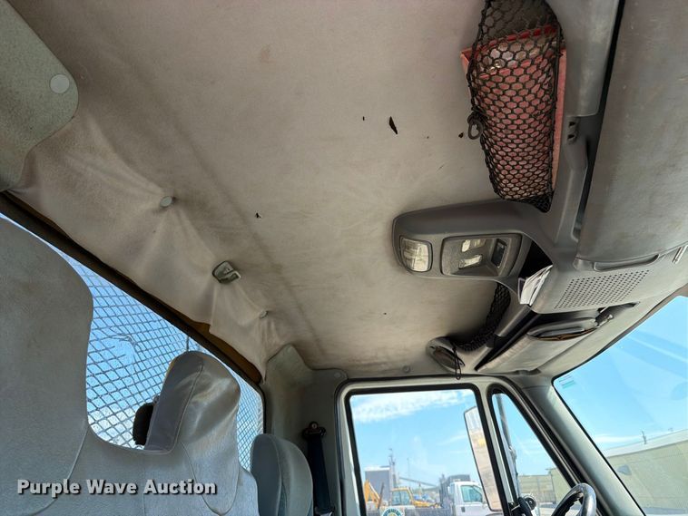 image for item EP7932 2003 International 4200 dump truck