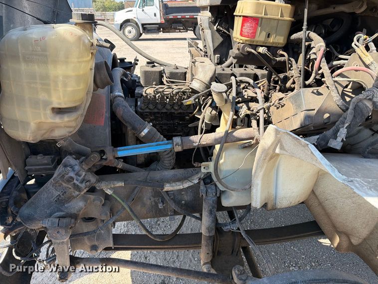 image for item EP7932 2003 International 4200 dump truck