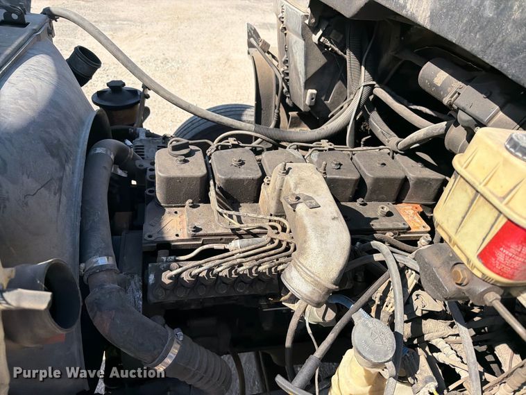 image for item EP7932 2003 International 4200 dump truck