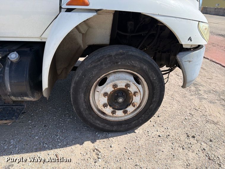 image for item EP7932 2003 International 4200 dump truck