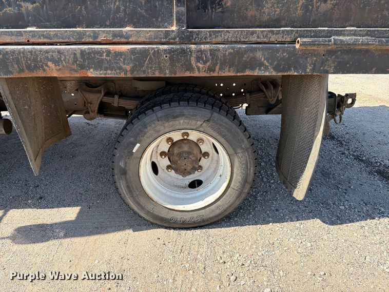 image for item EP7932 2003 International 4200 dump truck