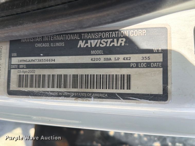 image for item EP7932 2003 International 4200 dump truck