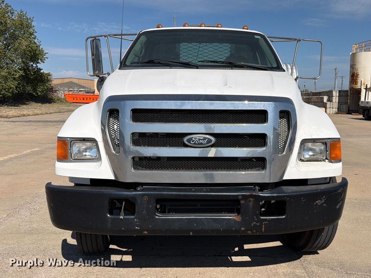 image for item EP7933 2004 Ford F650 Super Duty dump truck
