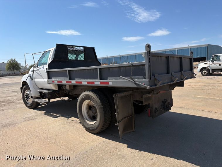 image for item EP7933 2004 Ford F650 Super Duty dump truck