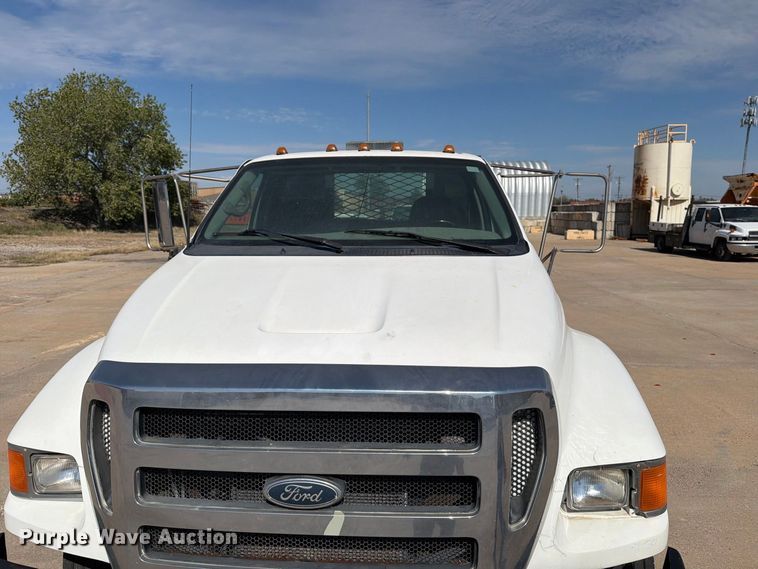 image for item EP7933 2004 Ford F650 Super Duty dump truck