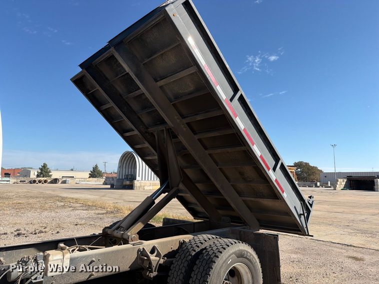 image for item EP7933 2004 Ford F650 Super Duty dump truck