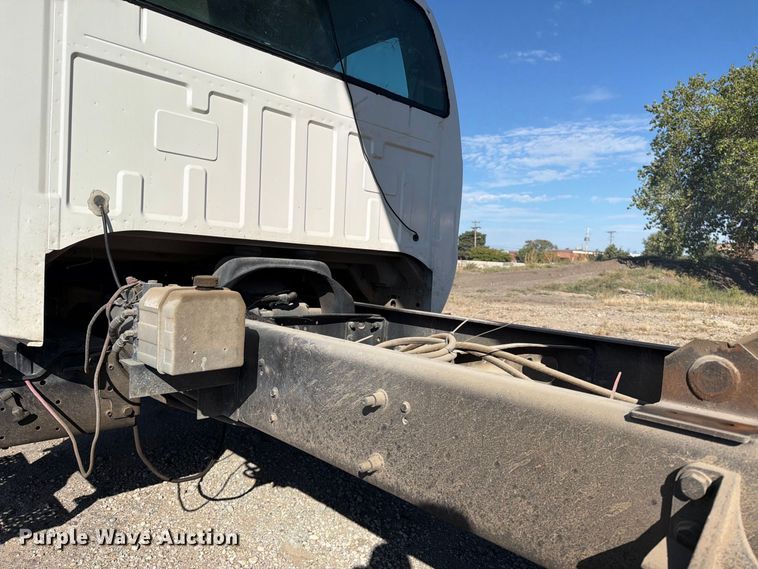 image for item EP7933 2004 Ford F650 Super Duty dump truck