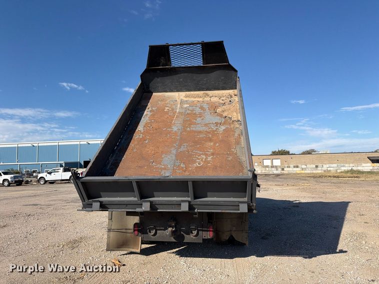 image for item EP7933 2004 Ford F650 Super Duty dump truck