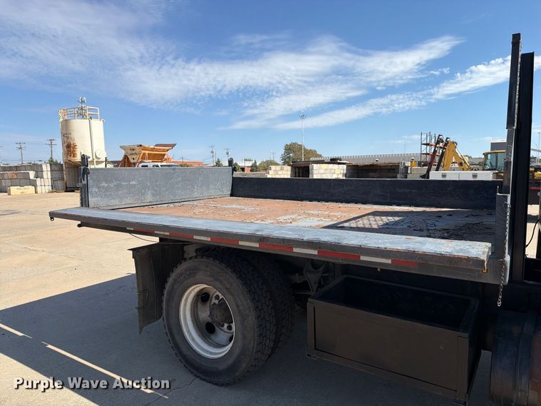 image for item EP7933 2004 Ford F650 Super Duty dump truck