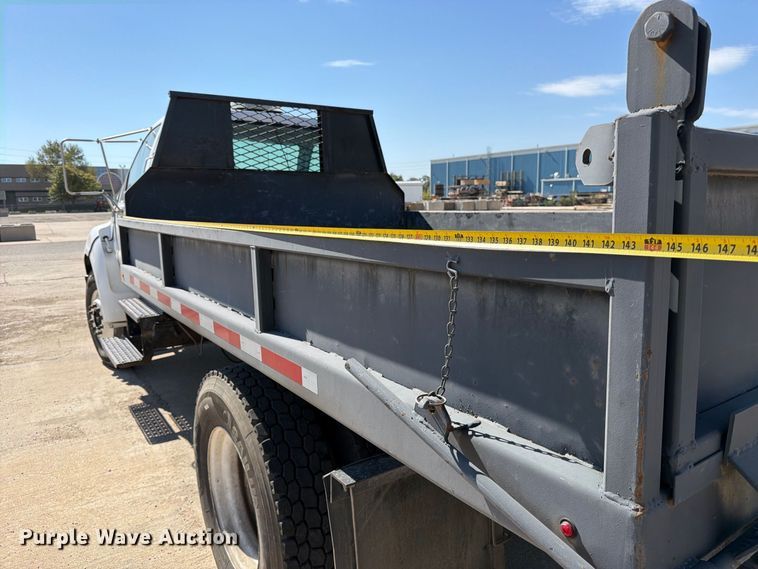 image for item EP7933 2004 Ford F650 Super Duty dump truck