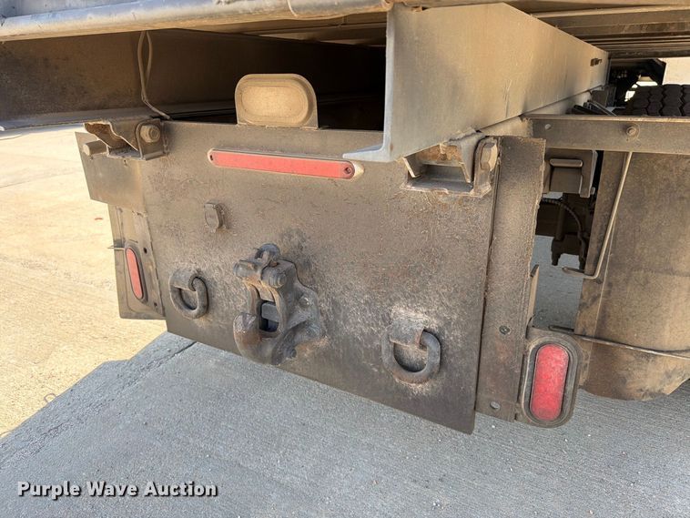 image for item EP7933 2004 Ford F650 Super Duty dump truck