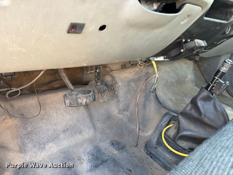 image for item EP7933 2004 Ford F650 Super Duty dump truck