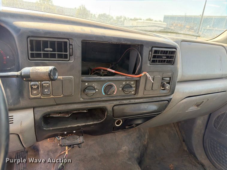 image for item EP7933 2004 Ford F650 Super Duty dump truck