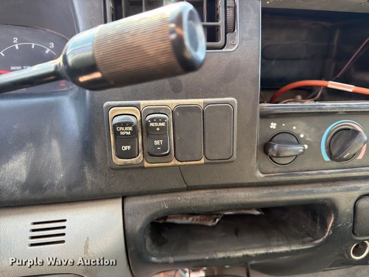 image for item EP7933 2004 Ford F650 Super Duty dump truck
