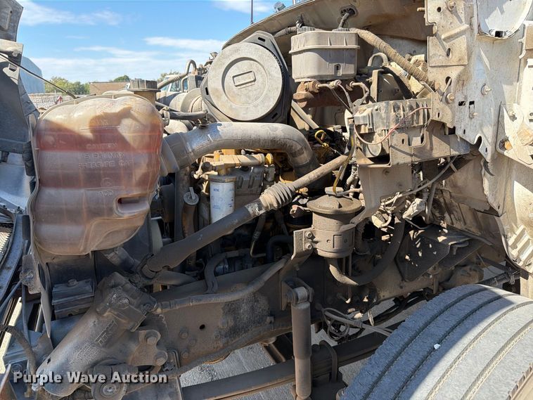 image for item EP7933 2004 Ford F650 Super Duty dump truck