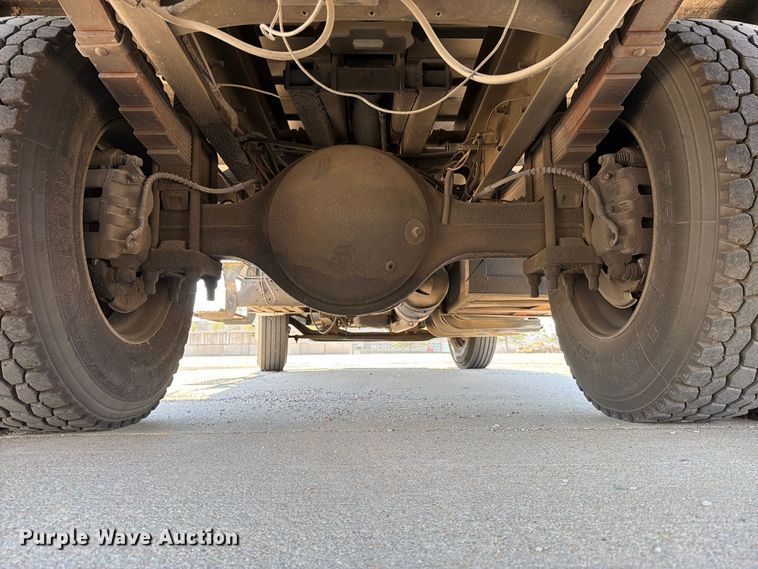 image for item EP7933 2004 Ford F650 Super Duty dump truck