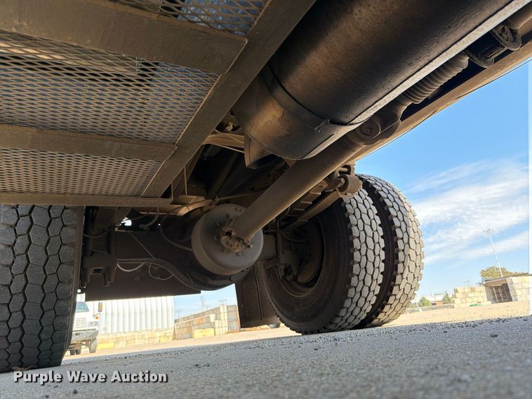 image for item EP7933 2004 Ford F650 Super Duty dump truck