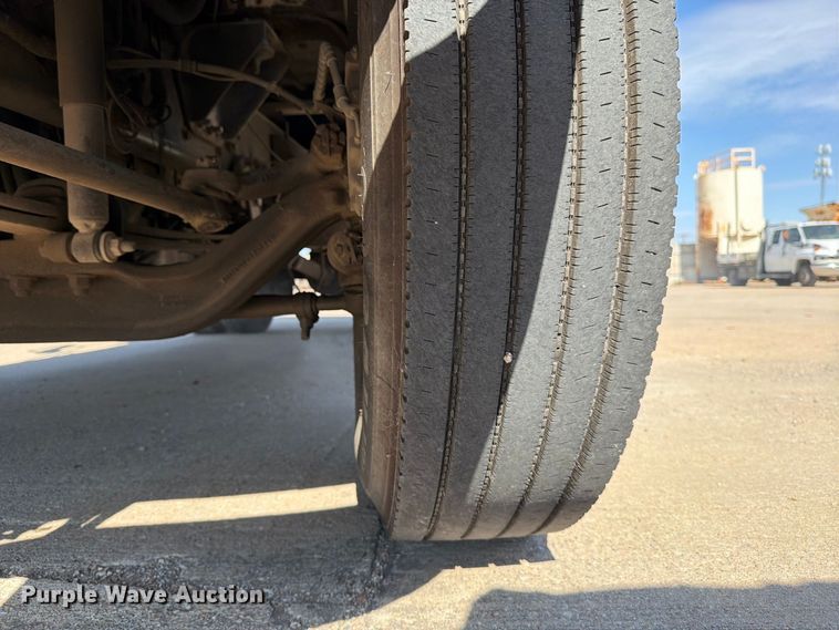image for item EP7933 2004 Ford F650 Super Duty dump truck