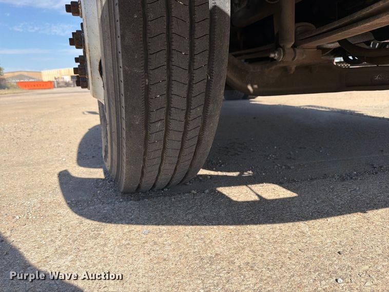 image for item EP7933 2004 Ford F650 Super Duty dump truck