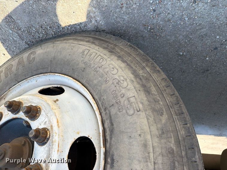 image for item EP7933 2004 Ford F650 Super Duty dump truck