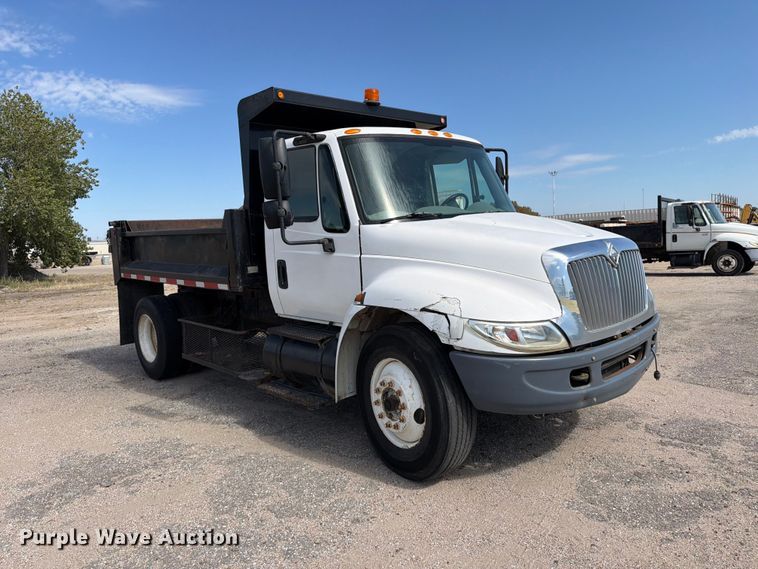 image for item EP7934 2005 International 4300 dump truck