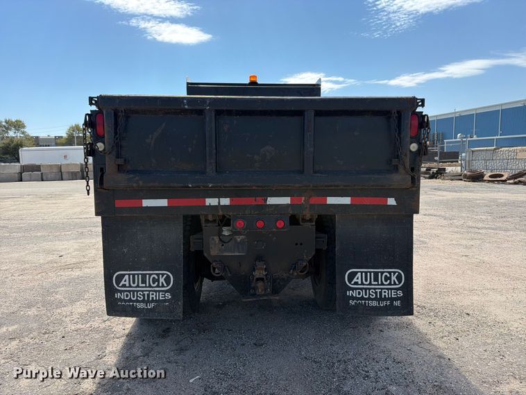 image for item EP7934 2005 International 4300 dump truck