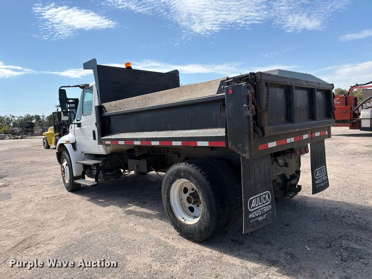 image for item EP7934 2005 International 4300 dump truck