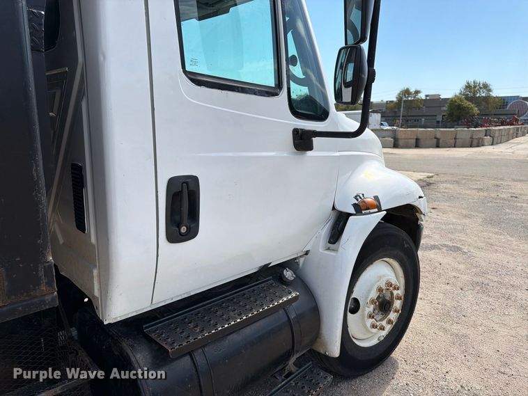 image for item EP7934 2005 International 4300 dump truck