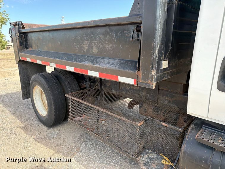 image for item EP7934 2005 International 4300 dump truck
