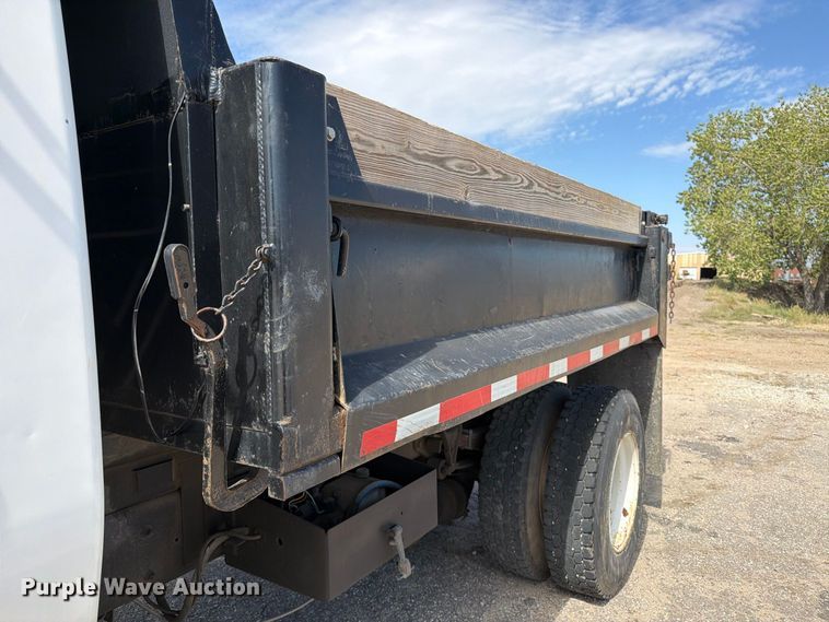 image for item EP7934 2005 International 4300 dump truck