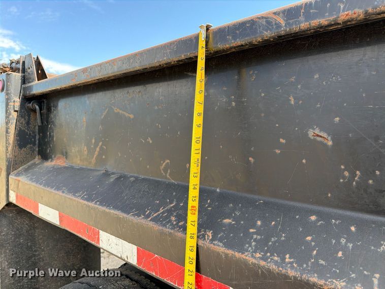 image for item EP7934 2005 International 4300 dump truck