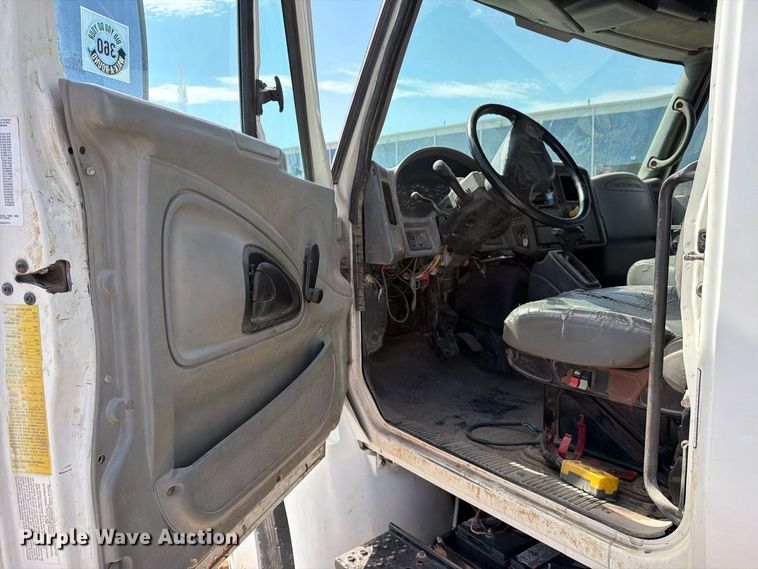 image for item EP7934 2005 International 4300 dump truck