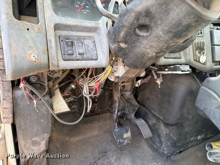 image for item EP7934 2005 International 4300 dump truck