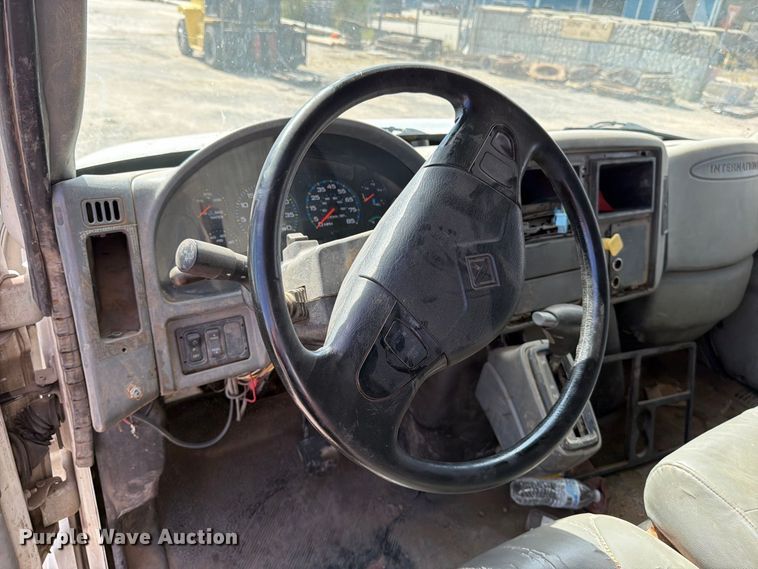 image for item EP7934 2005 International 4300 dump truck