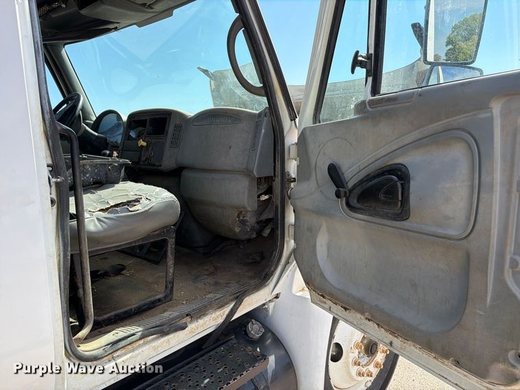 image for item EP7934 2005 International 4300 dump truck