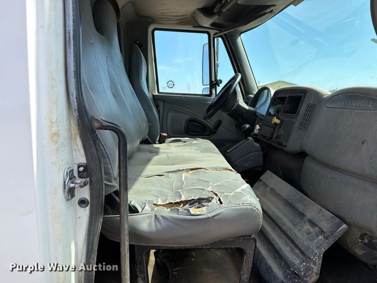 image for item EP7934 2005 International 4300 dump truck