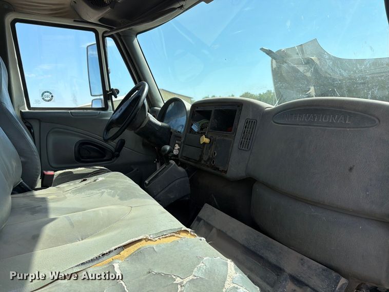 image for item EP7934 2005 International 4300 dump truck