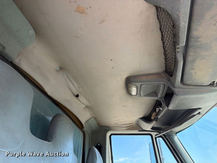 image for item EP7934 2005 International 4300 dump truck