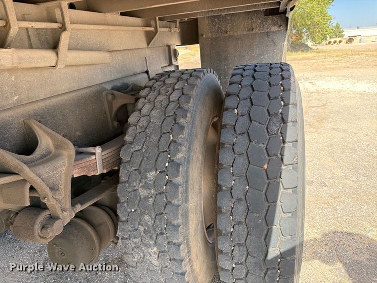 image for item EP7934 2005 International 4300 dump truck