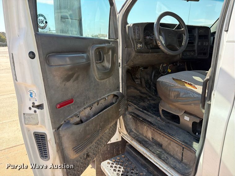 image for item EP7935 2007 Chevrolet C4500 crew cab reel truck