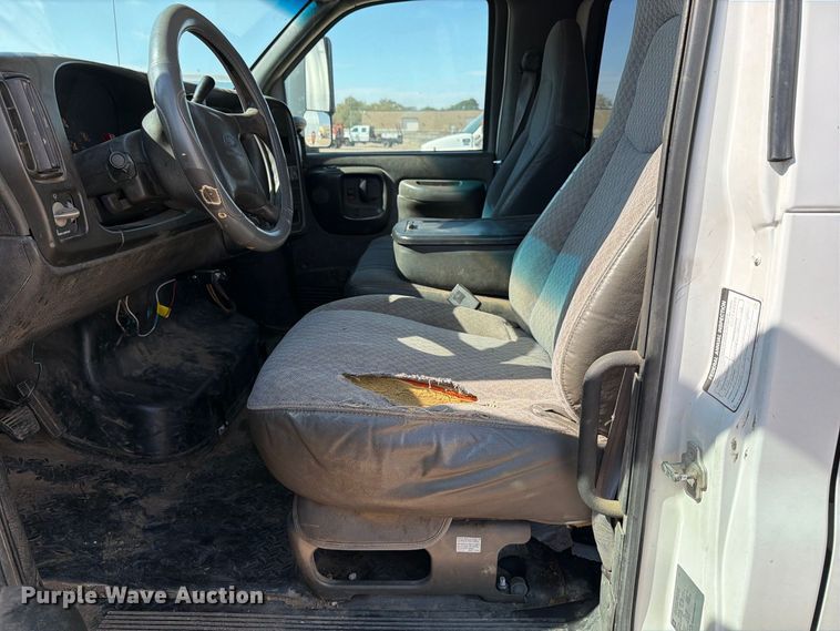 image for item EP7935 2007 Chevrolet C4500 crew cab reel truck