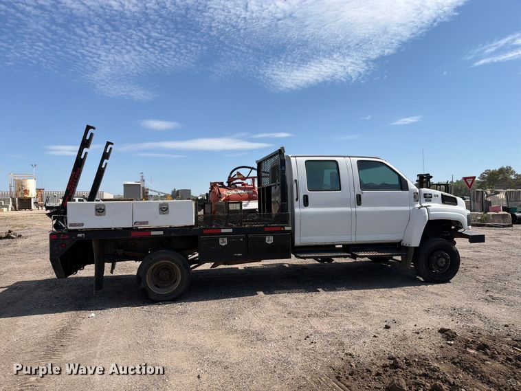 image for item EP7936 2005 Chevrolet C5500 crew cab reel truck